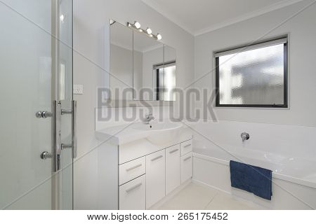 Modern Bathroom Interior Design Idea In Architecture