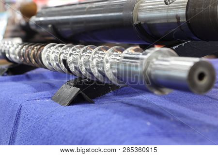 Screw Press Parts For Plastic Injection Machine ; Selective Focus