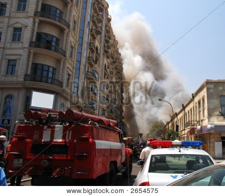 Pompe à incendie sur les lieux de l'incendie de la ville