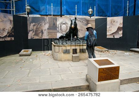 Sydney, Australia - April 4, 2018: Il Porcellino Statue Of A Bronze Fountain Of A Boar