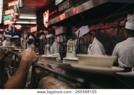 New York, Usa - May 29, 2018: Customers Waiting For Food At The Counter In Katzs Deli In New York, I