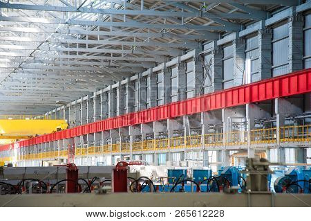 Contemporary Large Aluminum Foundry