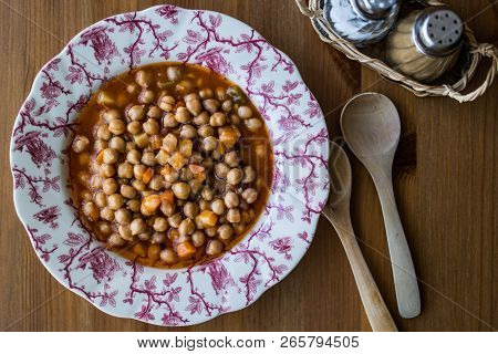 Turkish Nohut Pilaki / Chickpea Stew.