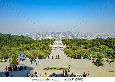 Foshan/china - 27 November 2015:great Guanyin Buddha Or 