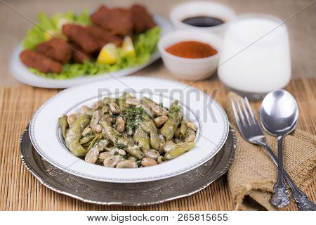 Turkish Food Broad Beans, Dill And Olive Oil / Zeytinyagli Bakla.