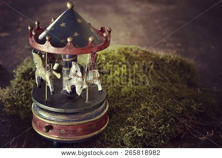Music Box Christmas Carousel Horses Vintege Nostalgia