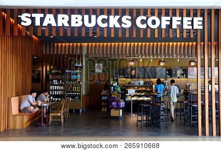 Selangor, Malaysia - October 14, 2018 : People Buying Coffee At Starbuck Cafe In Setia Alam Mall. St