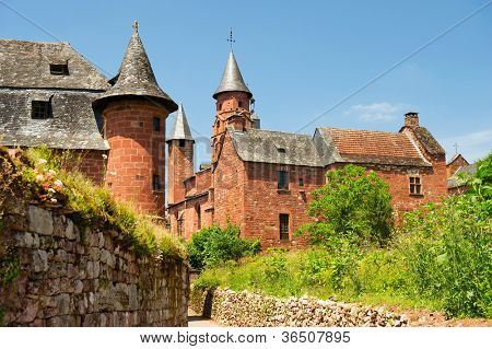Typique Château rouge en français Collonges la Rouge