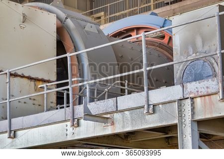 plant with the crushers ,high speed vibrators where the kimberlite is crushed and washed to extract the diamonds, diamond mine in Botswana