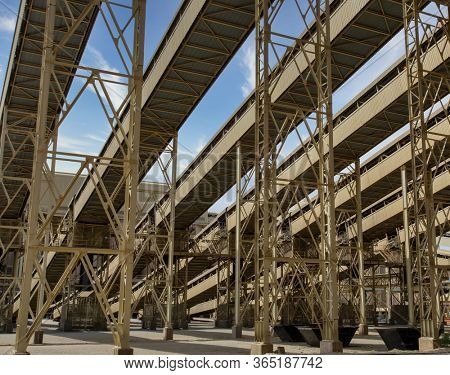 diamond mine conveyor belts carry the kimberlite, to the crushers to extract the diamonds, diamond mine in Botswana