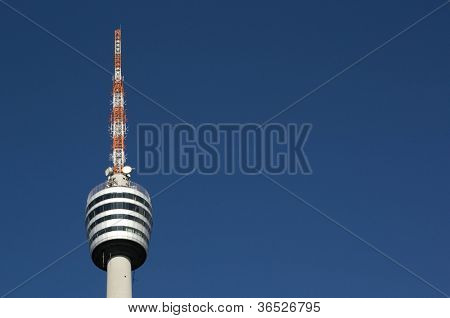Edificio de la torre de TV en Stuttgart, Alemania.