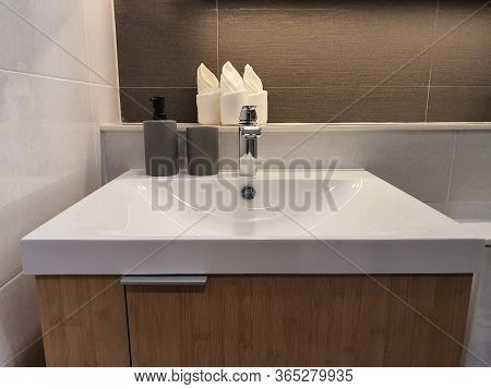 Interior Design Of Villa, House, Home, Condo And Apartment Feature Basin, White Modern Wash Basin An