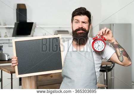 Time To Eat. Dinner Time. Hipster Cook. Interval Fasting Diet. Restaurant Information. Time Manageme
