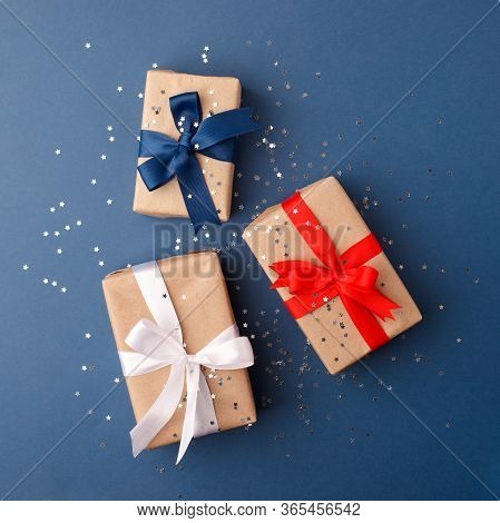 4th Of July American Happy Independence Day Card With Gift Boxes In National Colors On Tendy Classic
