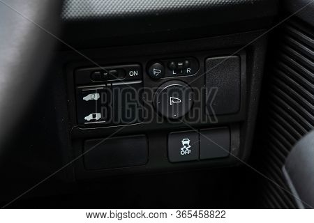 Novosibirsk/ Russia - May 02 2020: Honda Freed,close-up Of Black Of Side Mirror, Highlights, Open Do