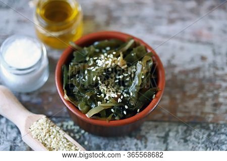Selective Focus. Sea Kale In A Bowl. Healthy Food. Vegan Food. Sea Kale With Sesame Seeds.