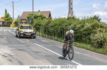 Bourgoin-jallieu, France - 07, May, 2017: The Dutch Cyclist Antwan Tolhoek Of Lottonl-jumboteam Ridi