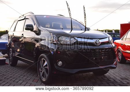 Pasay, Ph - Dec 8 - Toyota Avanza At Bumper To Bumper Car Show On December 8, 2018 In Pasay, Philipp