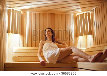 Menina na Sauna