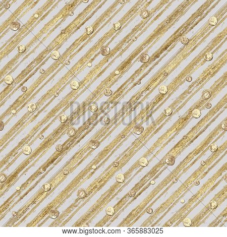 Abstract Grunge Seamless Pattern With Golden Glittering Acrylic Paint Diagonal Stripes On Grey Backg