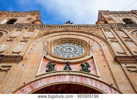Cathedral Of La Inmaculada Concepción, In Downtown Cuenca, Unesco World Heritage Site, Ecuador, On A