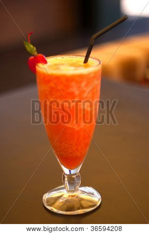 cocktail con frutta e bacche