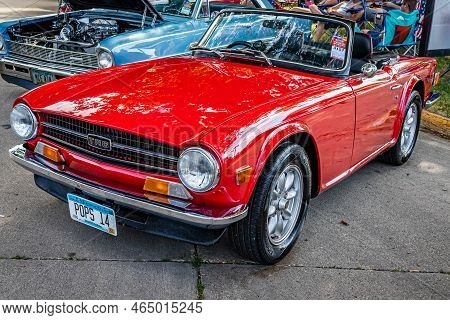 Des Moines, Ia - July 01, 2022: High Perspective Front Corner View Of A 1970 Triumph Tr6 Convertible