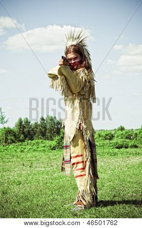 North American Indian in volle jurk