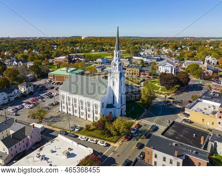 First Congregational Church Of Woburn At 322 Main Street In Historic Downtown Woburn, Massachusetts 
