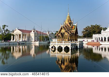 Ayutthaya, Thailand - December 24, 2009: Bang Pa-in Aisawan Thipya-art (divine Seat Of Personal Free