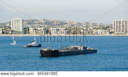 Long Beach, California, U.s.a - November 5, 2022 - The Large Industrial Ship Sailing On Queensway Ba