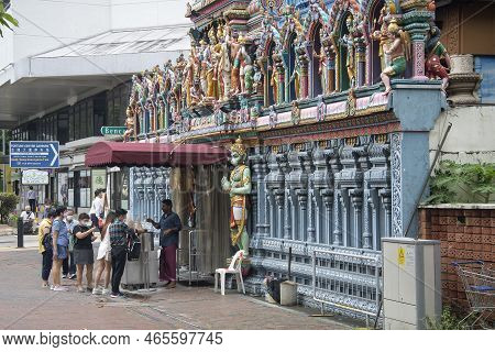 Singapore-10 Nov, 2022: View Of Sri Krishnan Temple In Bugis Singapore. It Is One Of Singapore Oldes