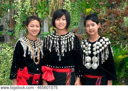 Bangkok, Thailand - January 5 , 2010 : An Unidentified    Kachin Or Jingpo Young Female In Tradition