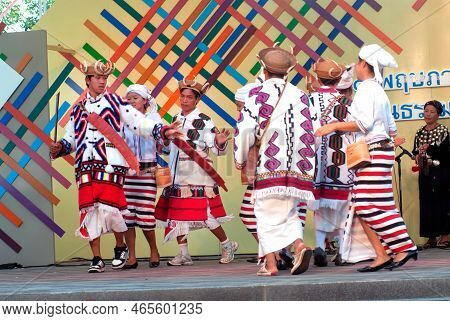 Bangkok,thailand - February 2,2010 : Group Of Unidentified Dancers Perform Traditional Classical Kac