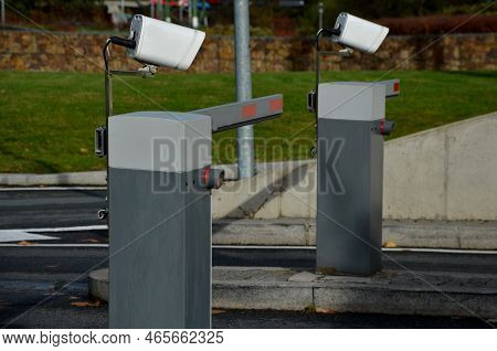 Camera System Makes It Possible To Recognize Vehicle License Plates With High Accuracy In Real Time.