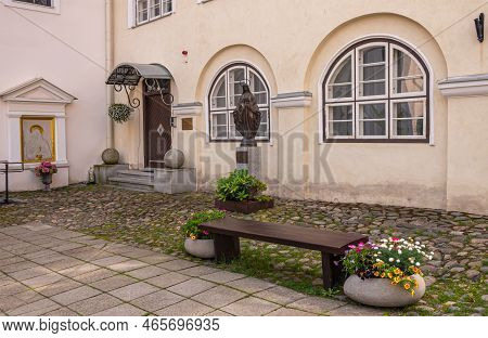 Estonia, Tallinn - July 21, 2022: St. Peter And St. Paul Cathedral. Courtyard With Virgin Mary Bronz