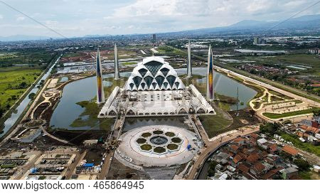 Aerial View Of The Beautiful Scenery Al-jabbar Bandung Mosque Building, A Large Mosque In The City O