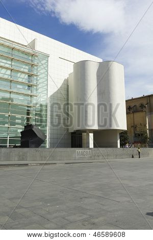 Muzeum MACBA w Barcelonie, Hiszpania.