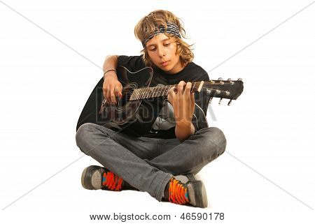 วัยรุ่นแร่กับกีต้าร์ Accoustic