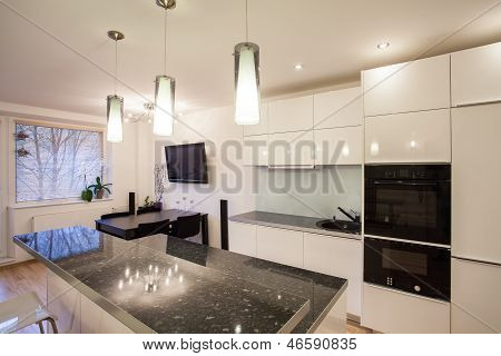 Stilvolle Wohnung - Küche und Esszimmer