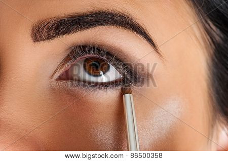 makeup artist eyeliner