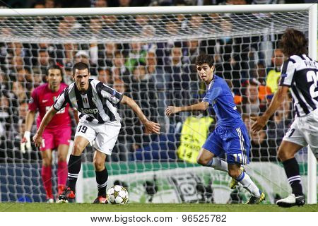 LONDON, ENGLAND. September 19 2012 Juventus's Italian defender Leonardo Bonucci and Chelsea's Brazilian midfielder Oscar during the UEFA Champions League football match between Chelsea and Juventus