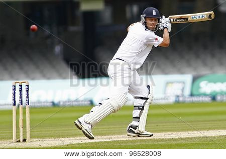 LONDON, ENGLAND. AUGUST 20 2012 England's Jonathan Trott edges past the slips for four runs during the third Investec cricket  test match between England and South Africa, at Lords Cricket Ground