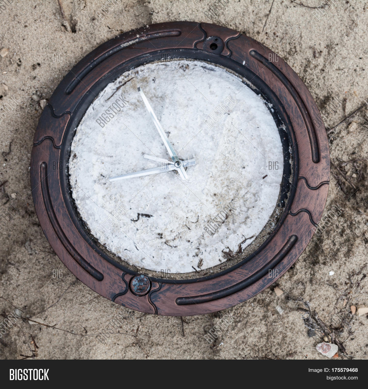 Old Broken Wall Clock Image & Photo (Free Trial) Bigstock