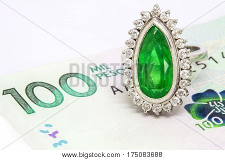 Colombian Emerald Ring and 2016 issued bills