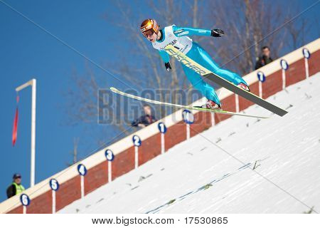 VIKERSUND, Norvegia - 15 marzo: Kalle Keituri della Finlandia partecipa la FIS World Cup Ski Jumping Com
