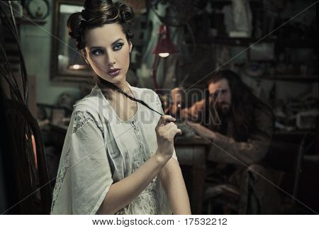 ผู้หญิงความงามใน atelier เก่า