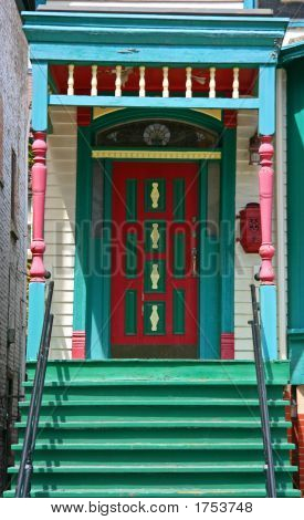 Värikäs sisäänkäynti