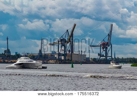 Large Silver Trimaran