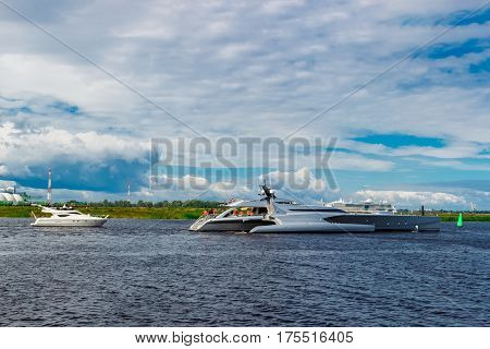 Large Silver Trimaran